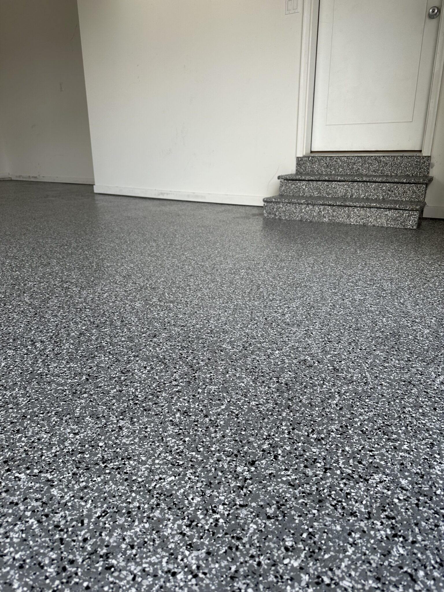 Differences Between Polyaspartic And Polyure Coatings - Garage Revolution